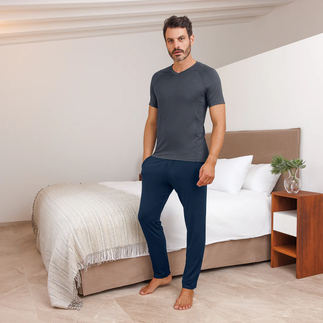 T-Shirt mit V-Ausschnitt — NATTWELL™ - Image 11